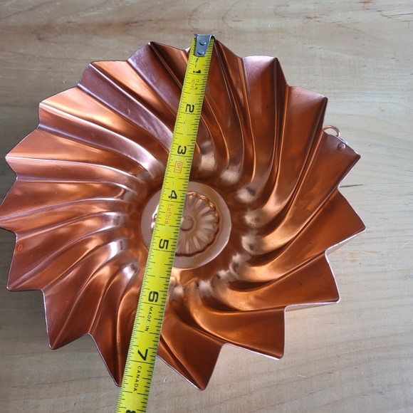 Vintage Copper Tone Swirl Fluted Mold Pan - Picture 7 of 8